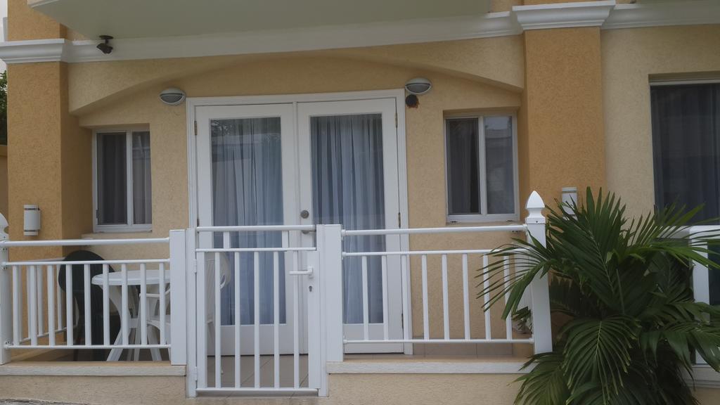 Baker'S Suites Simpson Bay Chambre photo
